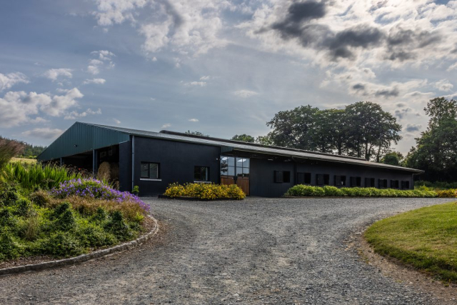 Barn at Ardeo Sport Horses, Copyright Dulra photography